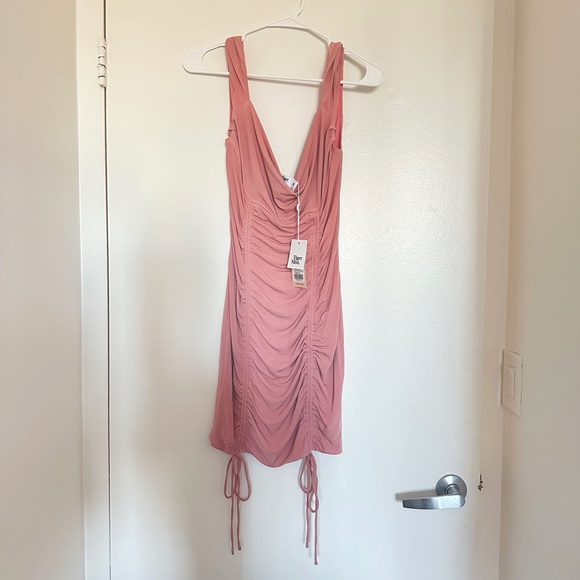 NWT Tiger Mist Cassidy Dress in Dusty Pink SMALL - Picture 2 of 4